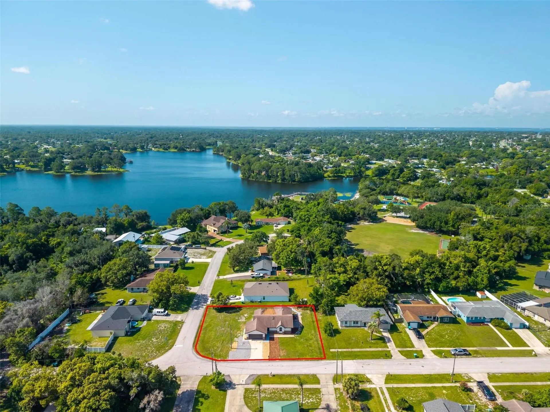 1733 Twin Oak Street Deltona FL 32725