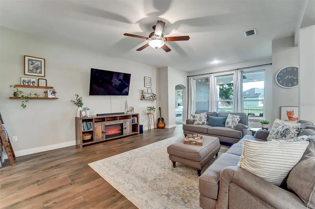 7136 Derwent Glen Circle Land O Lakes FL 34637