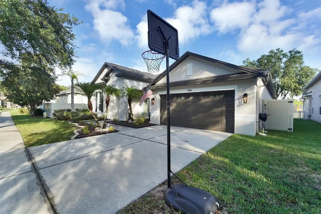 7136 Derwent Glen Circle Land O Lakes FL 34637