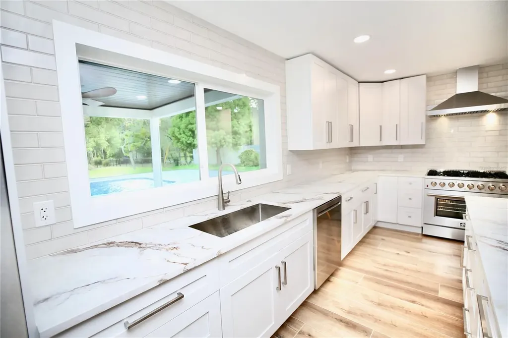 1646 Robin Hood Lane Clearwater FL 33764