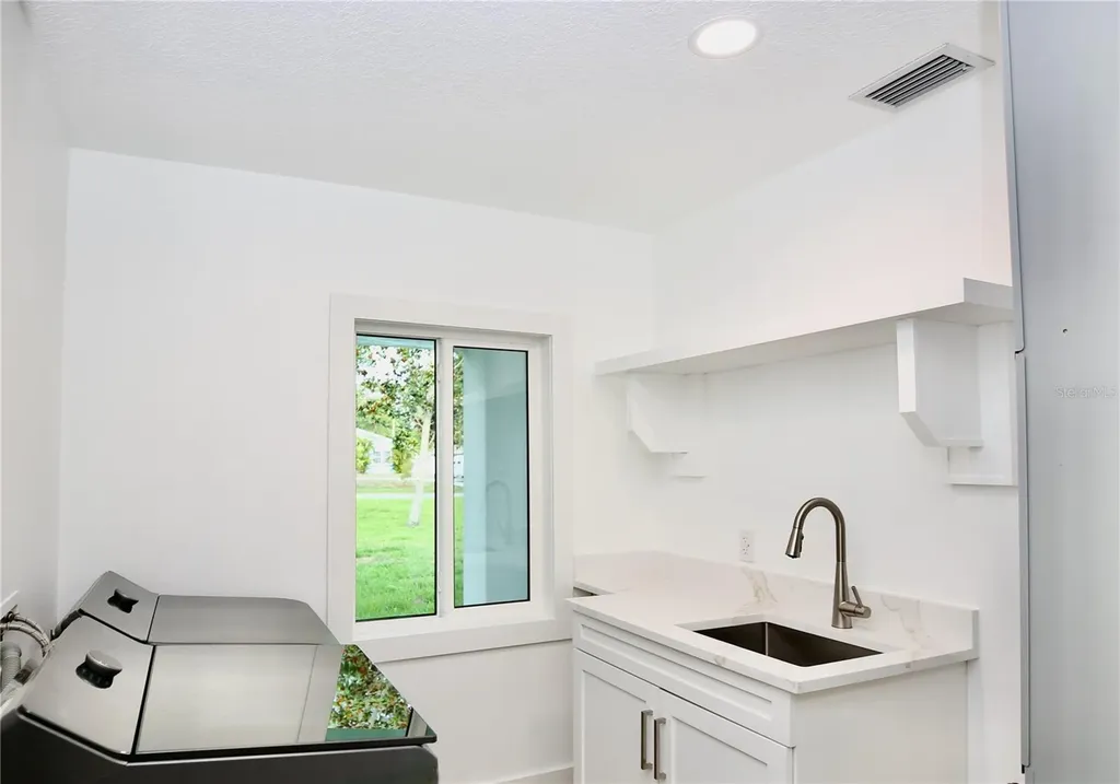 1646 Robin Hood Lane Clearwater FL 33764