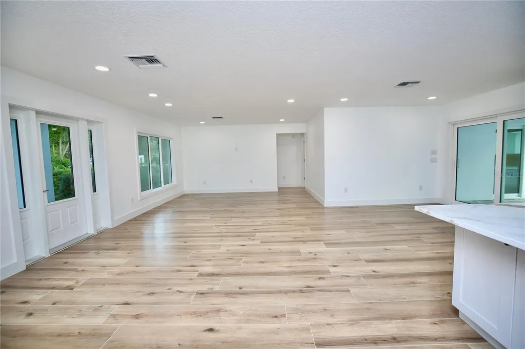 1646 Robin Hood Lane Clearwater FL 33764