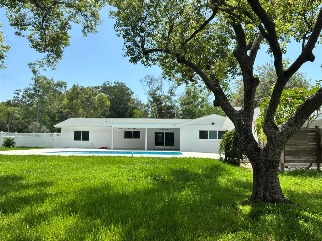 1646 Robin Hood Lane Clearwater FL 33764