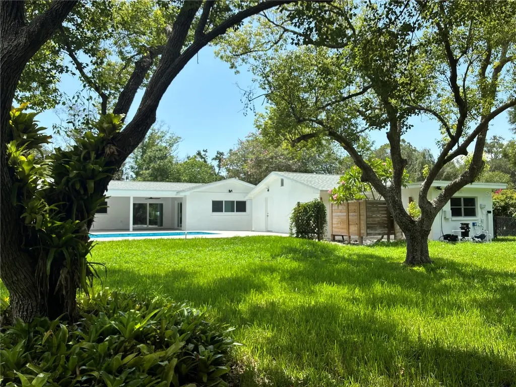1646 Robin Hood Lane Clearwater FL 33764