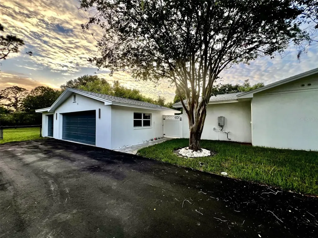 1646 Robin Hood Lane Clearwater FL 33764