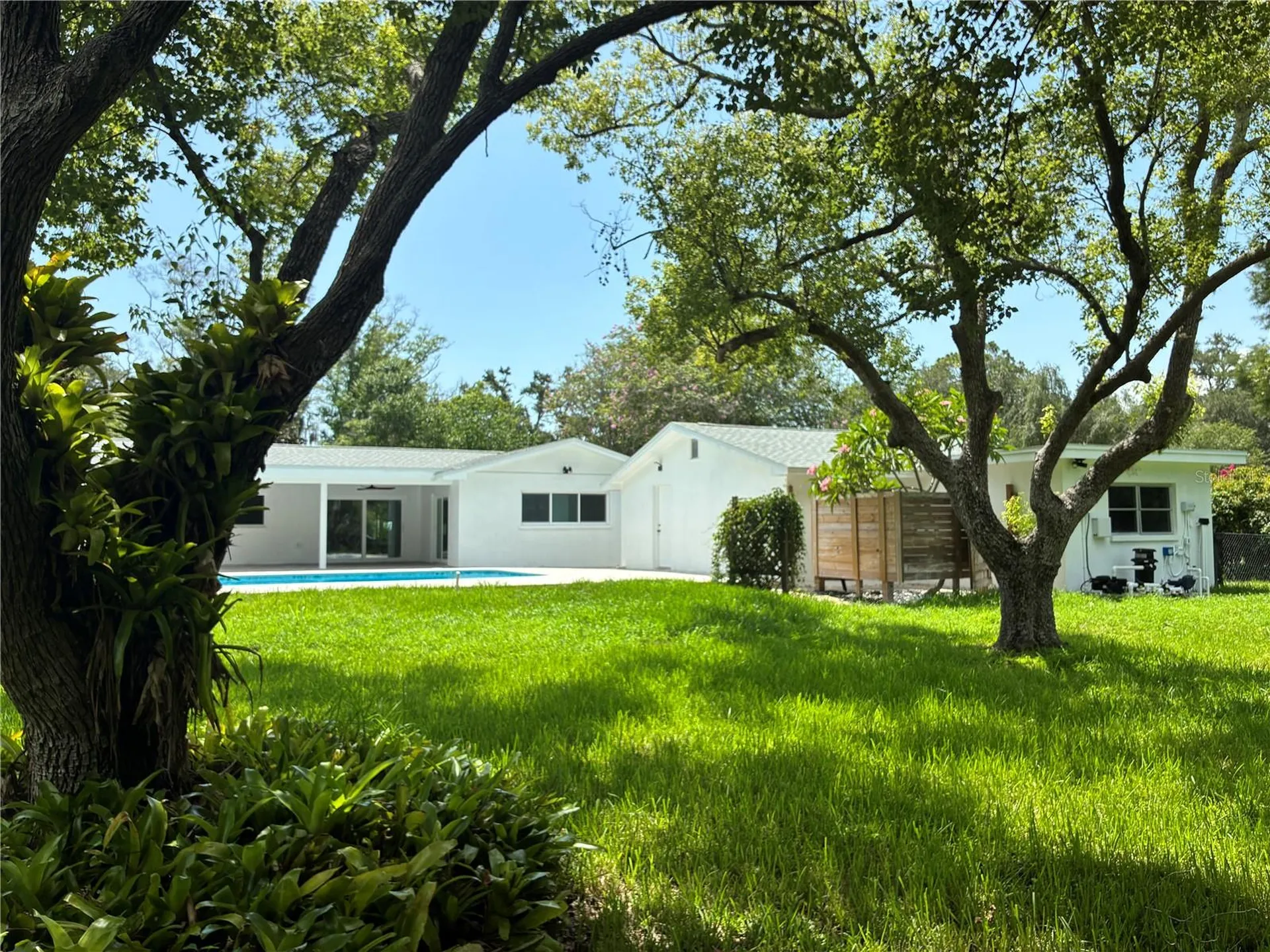 1646 Robin Hood Lane Clearwater FL 33764