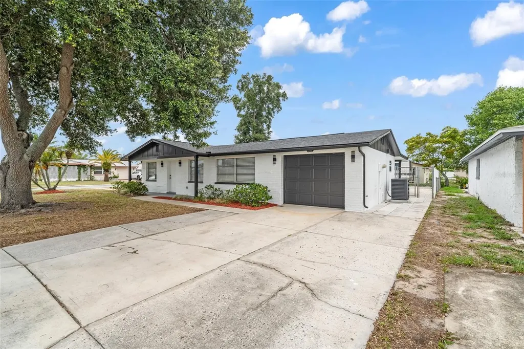 3325 Darlington Road Holiday FL 34691