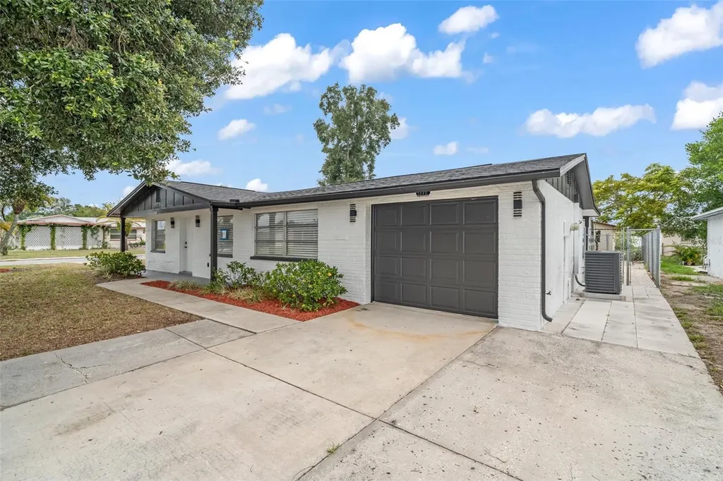 3325 Darlington Road Holiday FL 34691