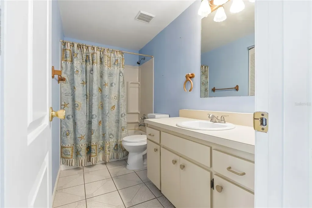 9704 Shalimar Court Tampa FL 33615