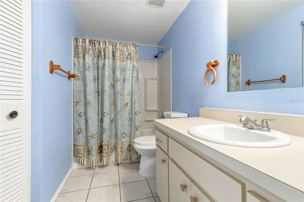 9704 Shalimar Court Tampa FL 33615