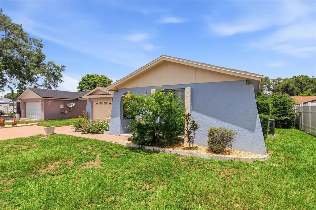 9704 Shalimar Court Tampa FL 33615