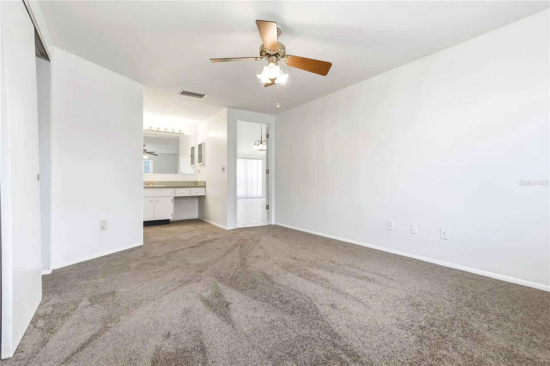 9704 Shalimar Court Tampa FL 33615
