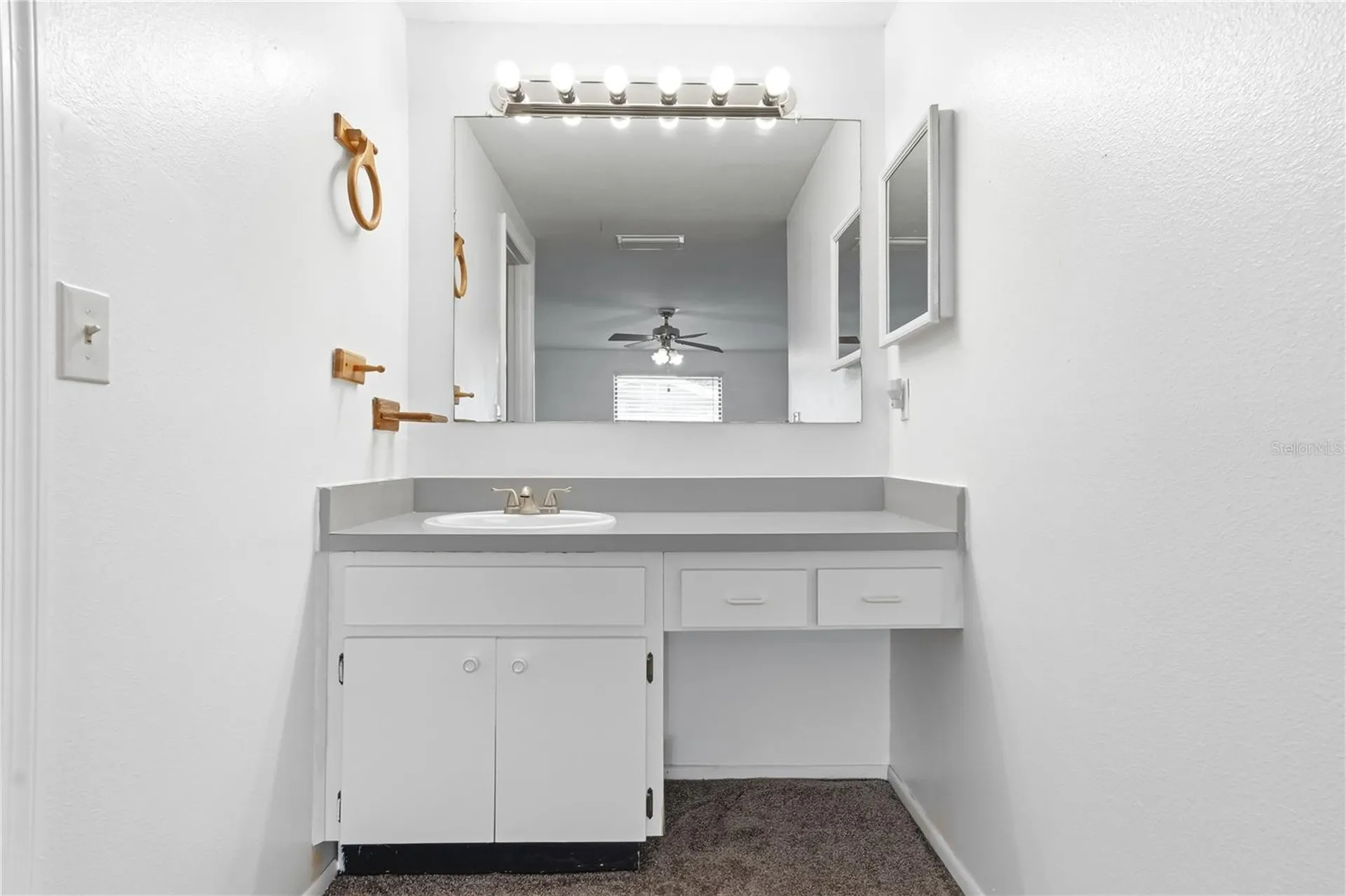 9704 Shalimar Court Tampa FL 33615