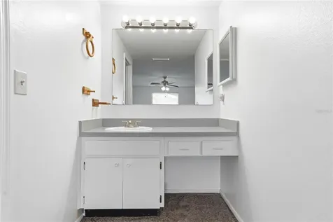 9704 Shalimar Court Tampa FL 33615
