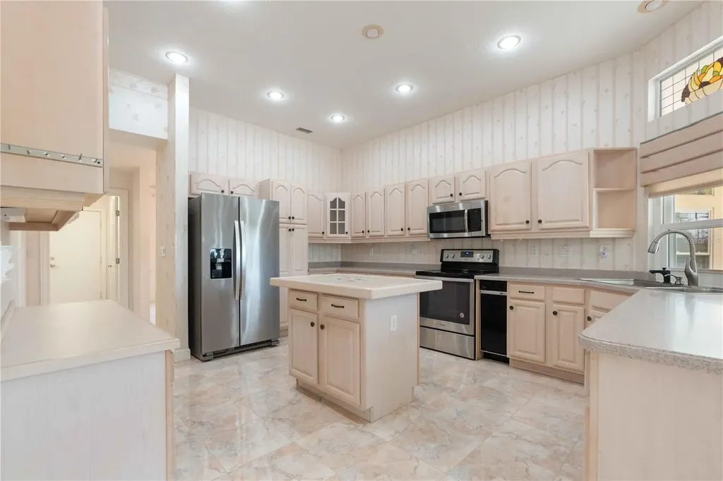 2122 Platinum Drive Sun City Center FL 33573