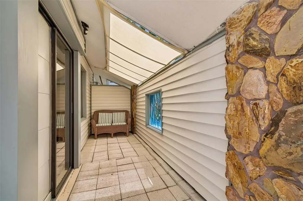 2781 Valencia Lane W Palm Harbor FL 34684
