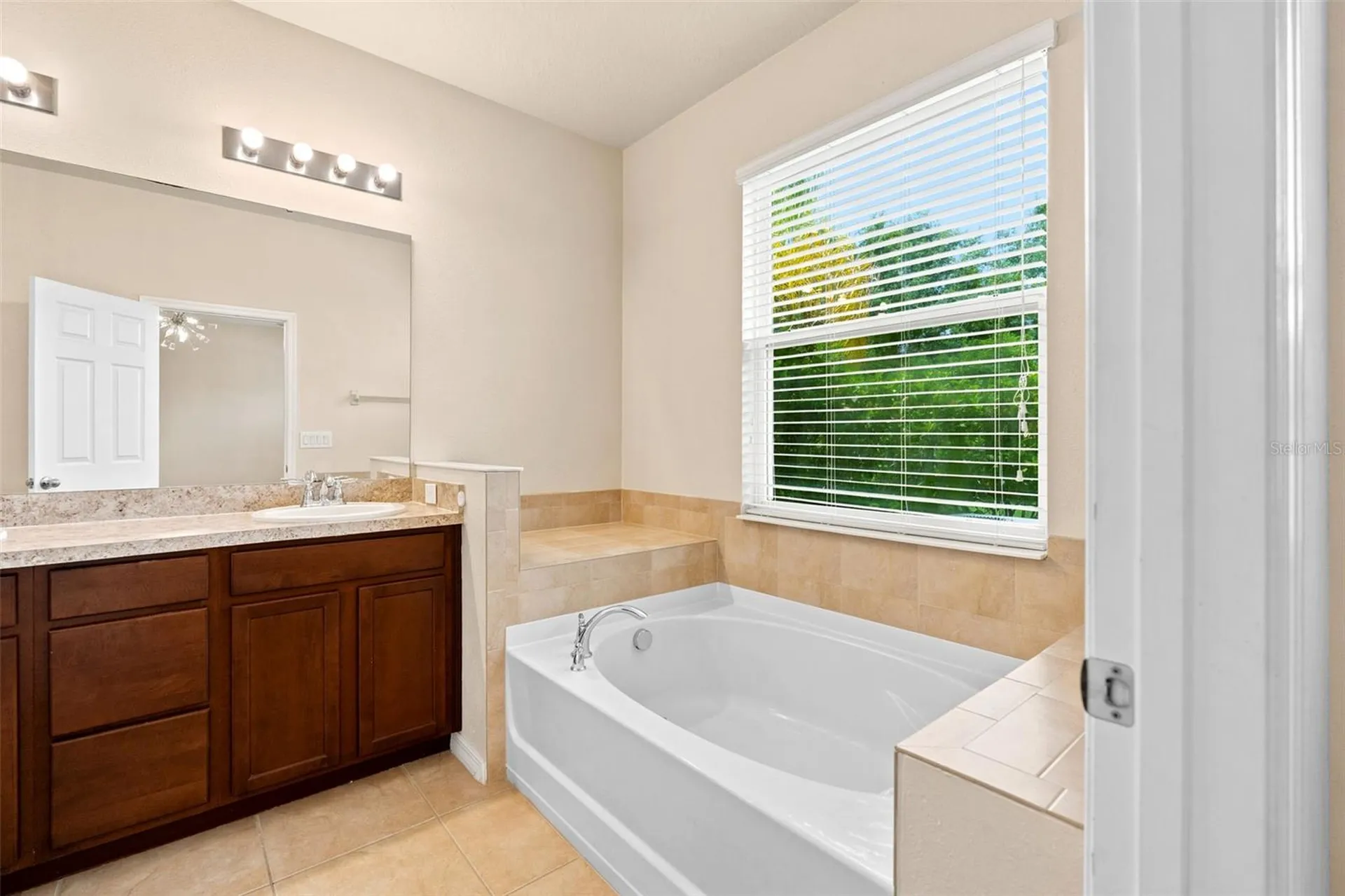 4850 Southlawn Avenue Orlando FL 32811