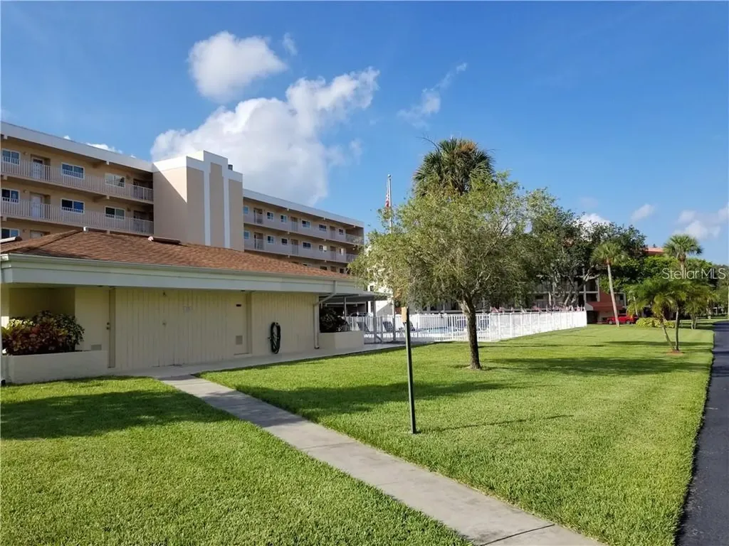 9510 Harbor Greens Way Seminole FL 33776
