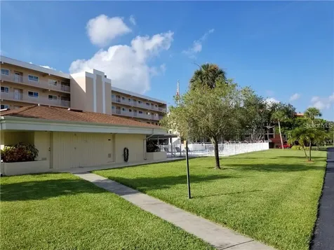 9510 Harbor Greens Way Seminole FL 33776