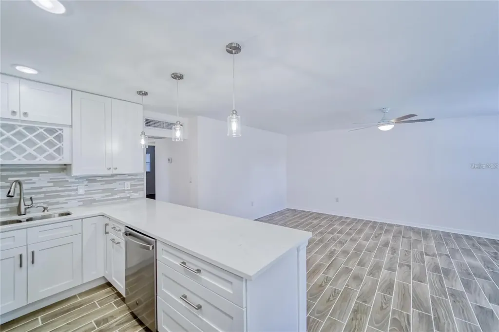 202 Bedford Trail Sun City Center FL 33573