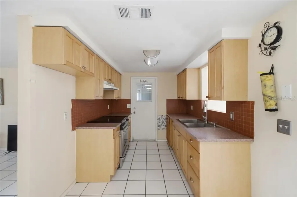 6037 Moog Road New Port Richey FL 34653