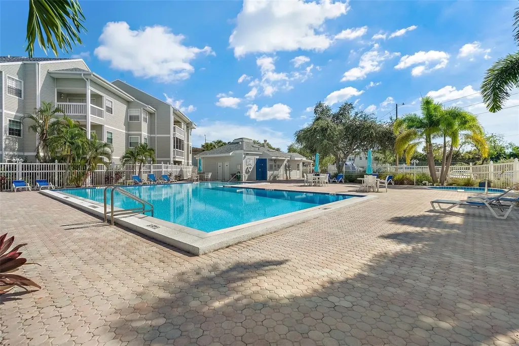 6931 Stones Throw Circle N St Petersburg FL 33710
