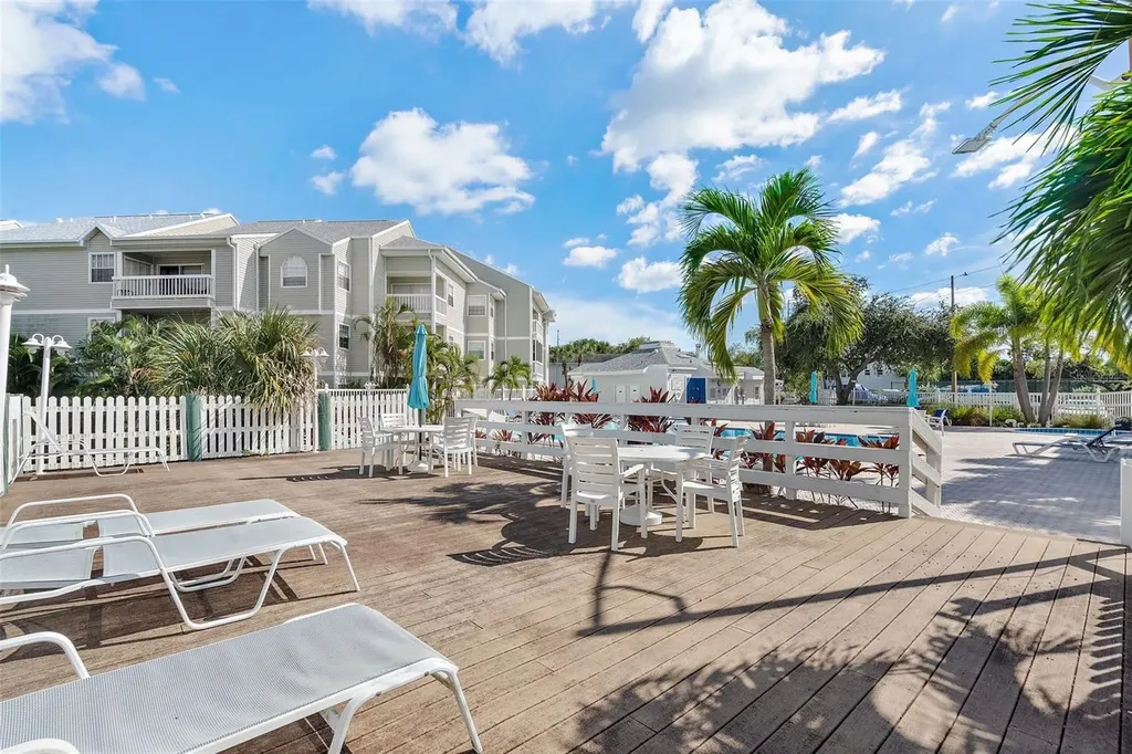6931 Stones Throw Circle N St Petersburg FL 33710