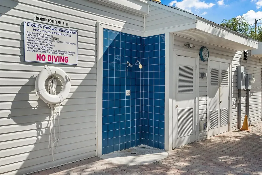 6931 Stones Throw Circle N St Petersburg FL 33710