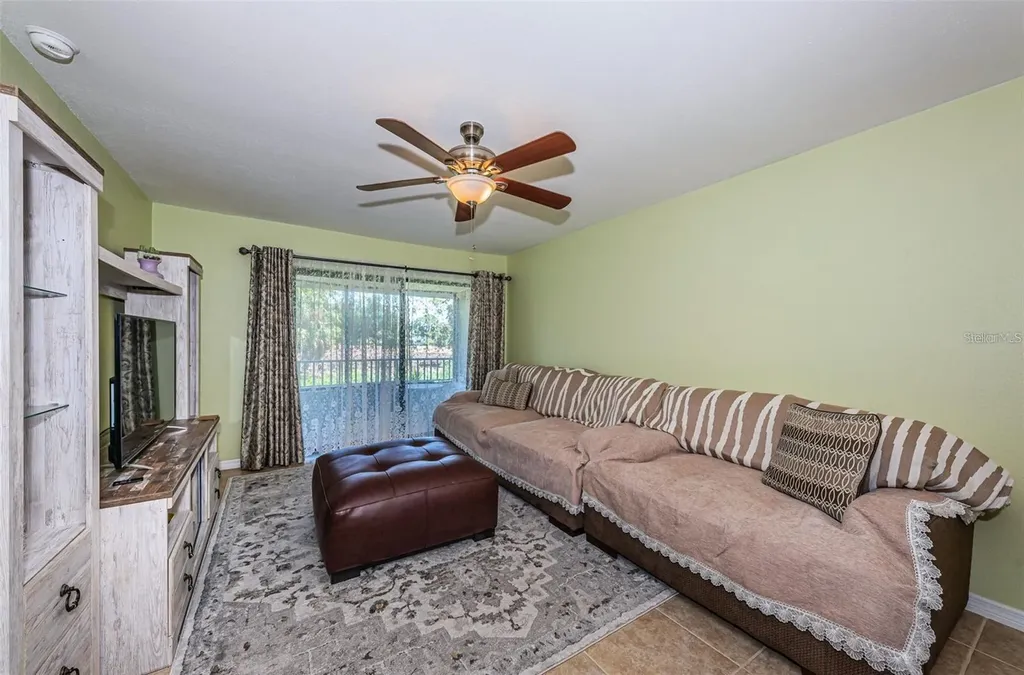 2117 Lakewood Club Drive S St Petersburg FL 33712