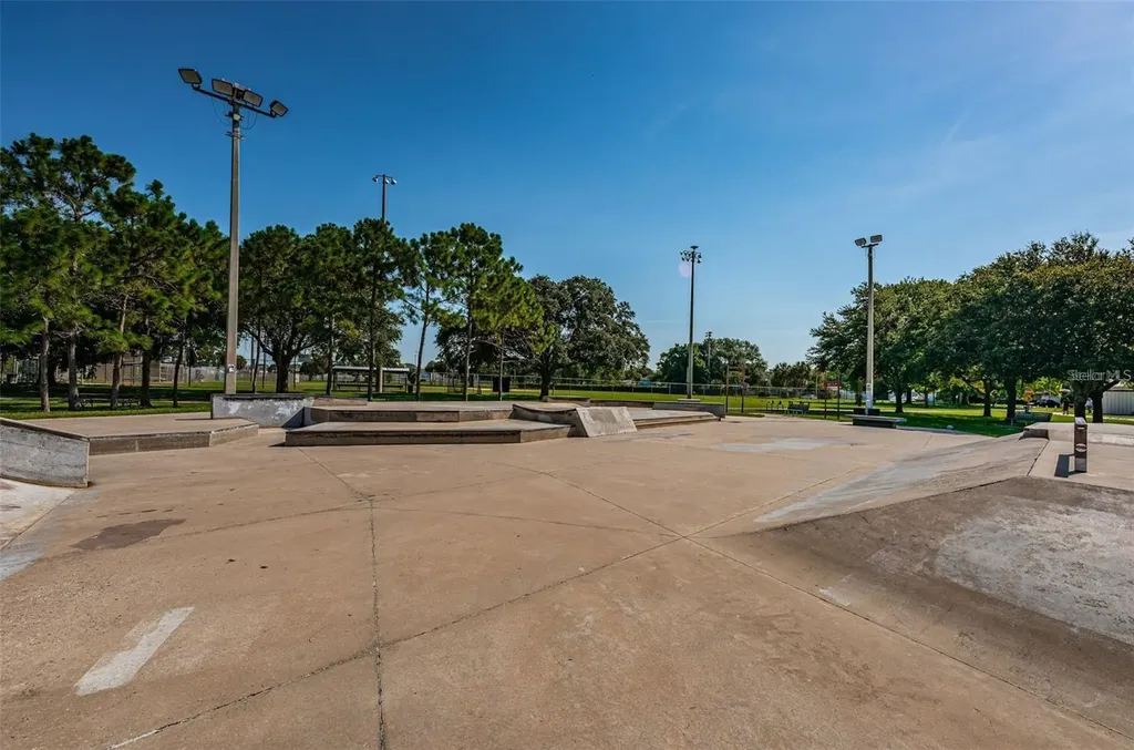 2117 Lakewood Club Drive S St Petersburg FL 33712
