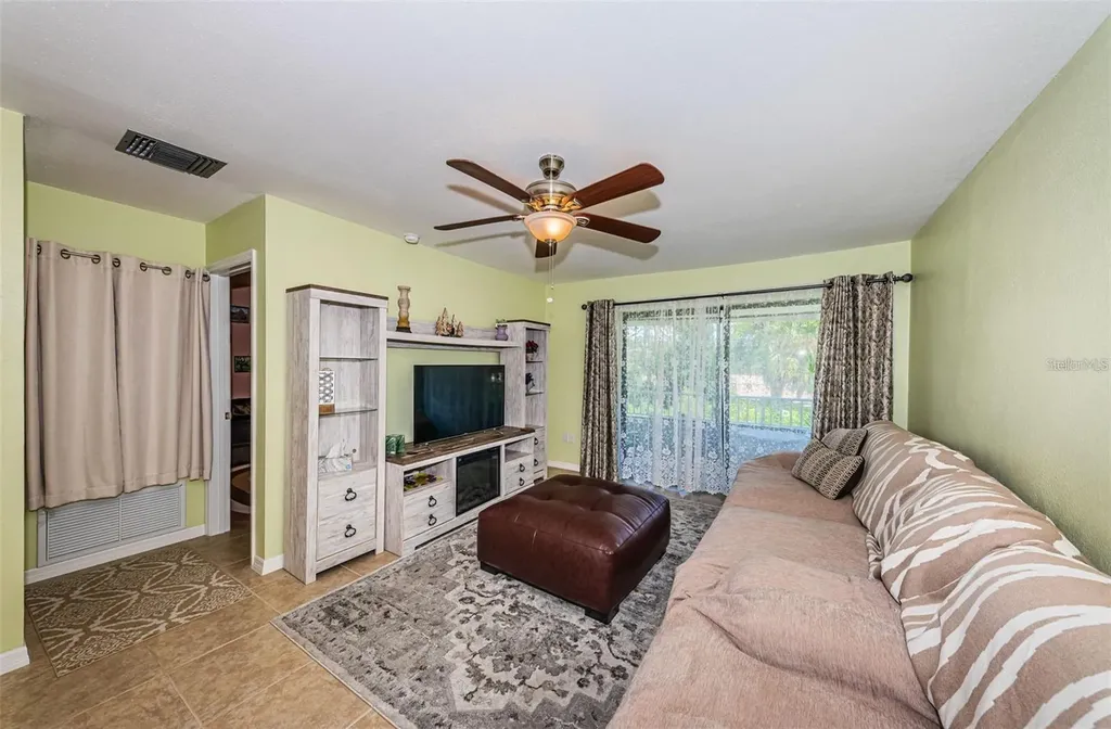 2117 Lakewood Club Drive S St Petersburg FL 33712