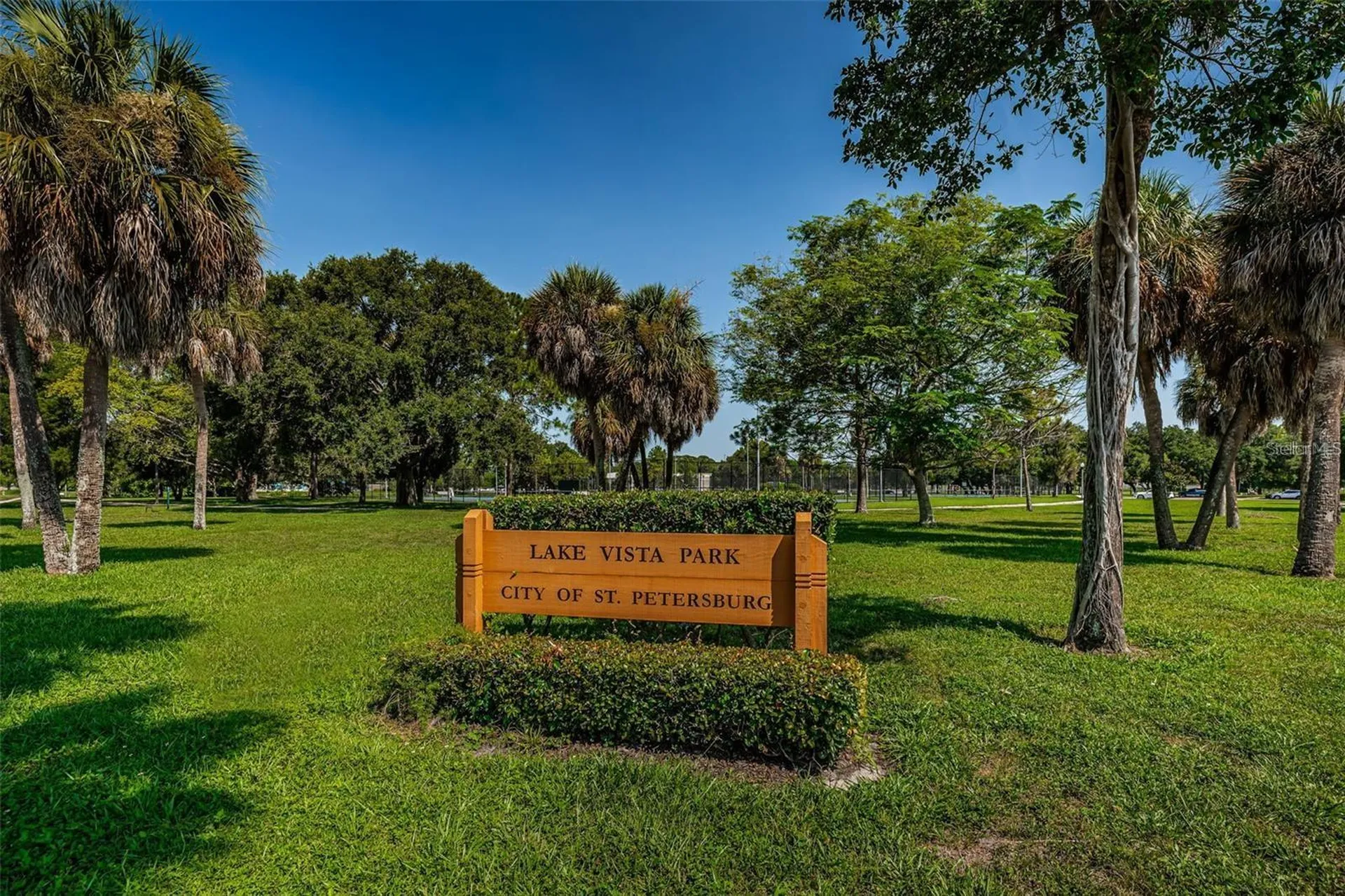 2117 Lakewood Club Drive S St Petersburg FL 33712
