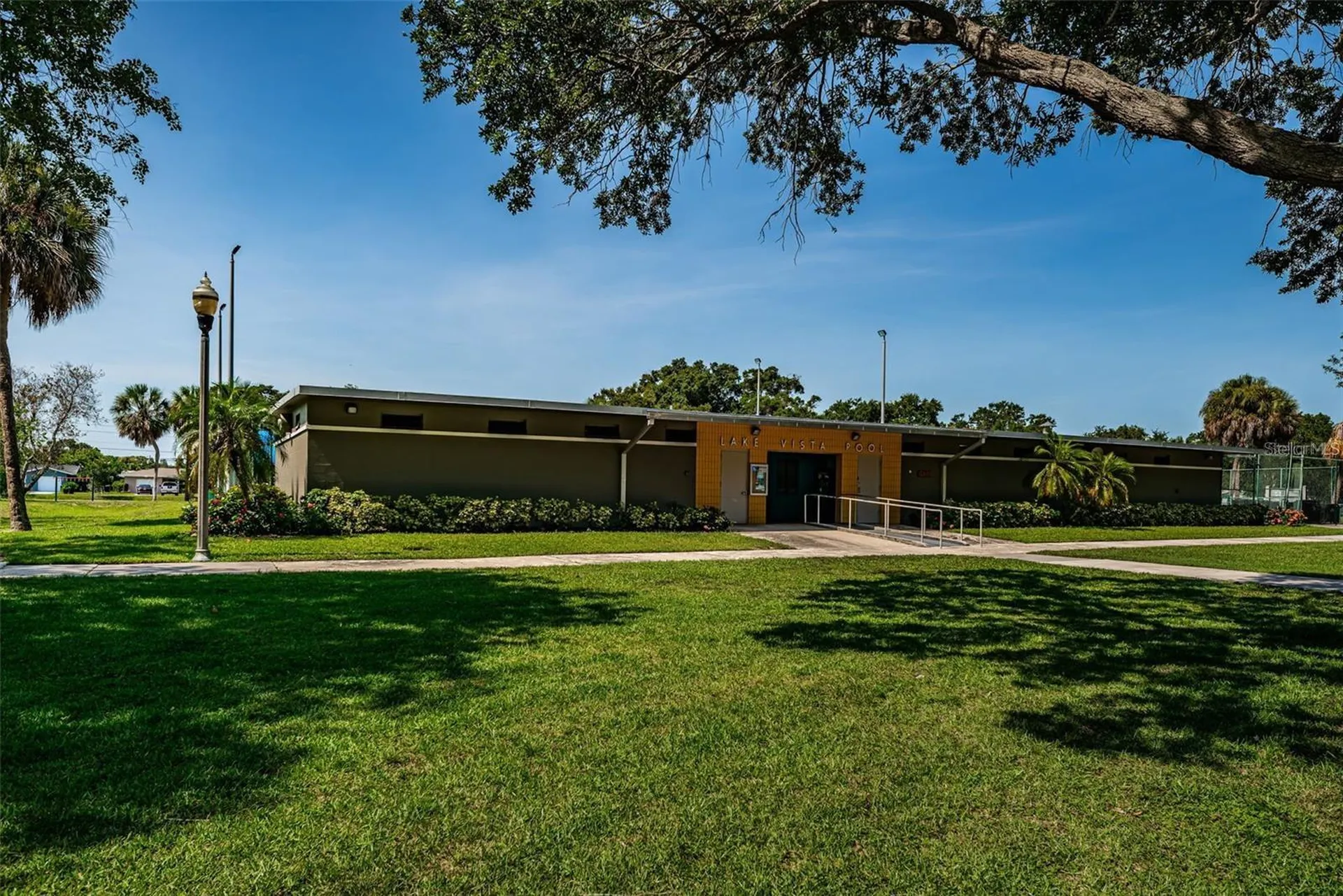2117 Lakewood Club Drive S St Petersburg FL 33712