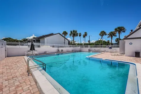 2117 Lakewood Club Drive S St Petersburg FL 33712