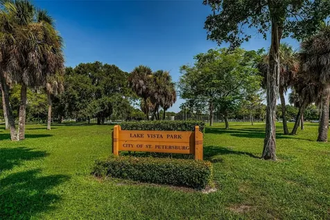 2117 Lakewood Club Drive S St Petersburg FL 33712