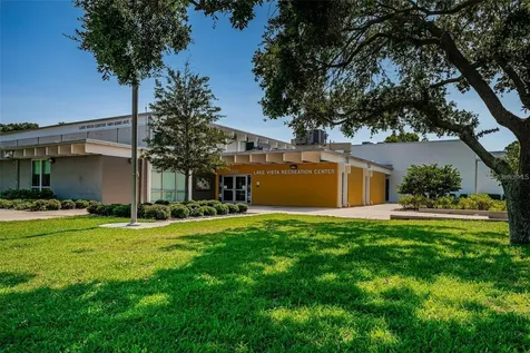2117 Lakewood Club Drive S St Petersburg FL 33712