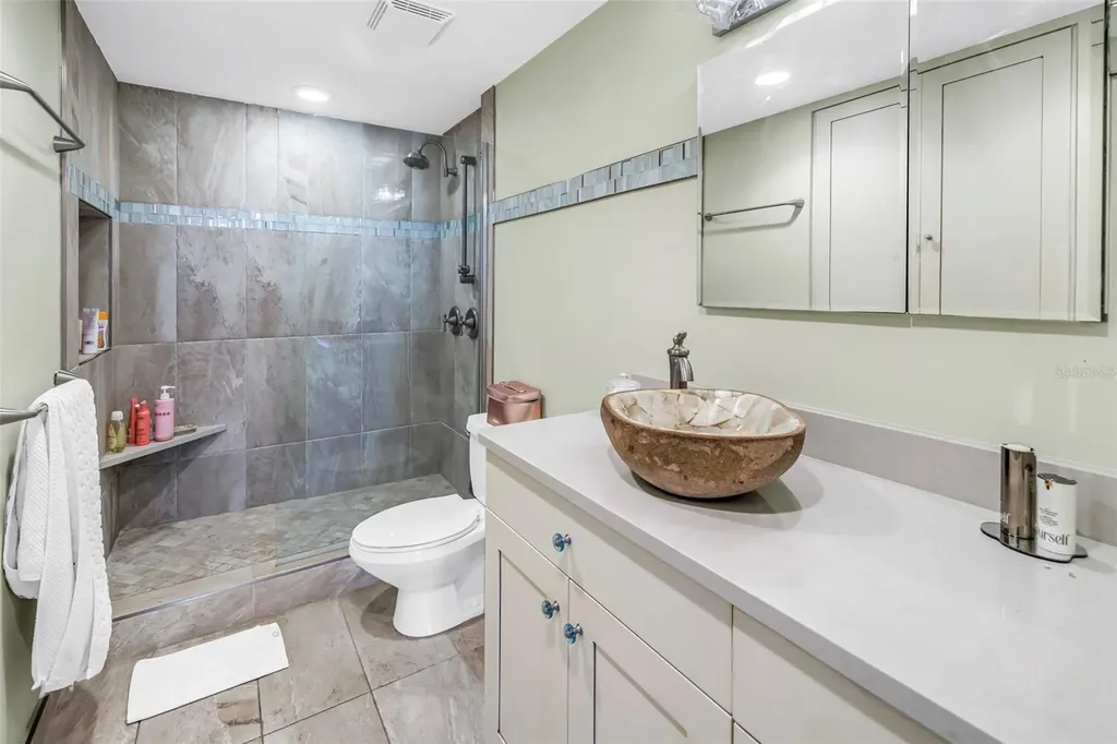 1 Beach Drive SE St Petersburg FL 33701