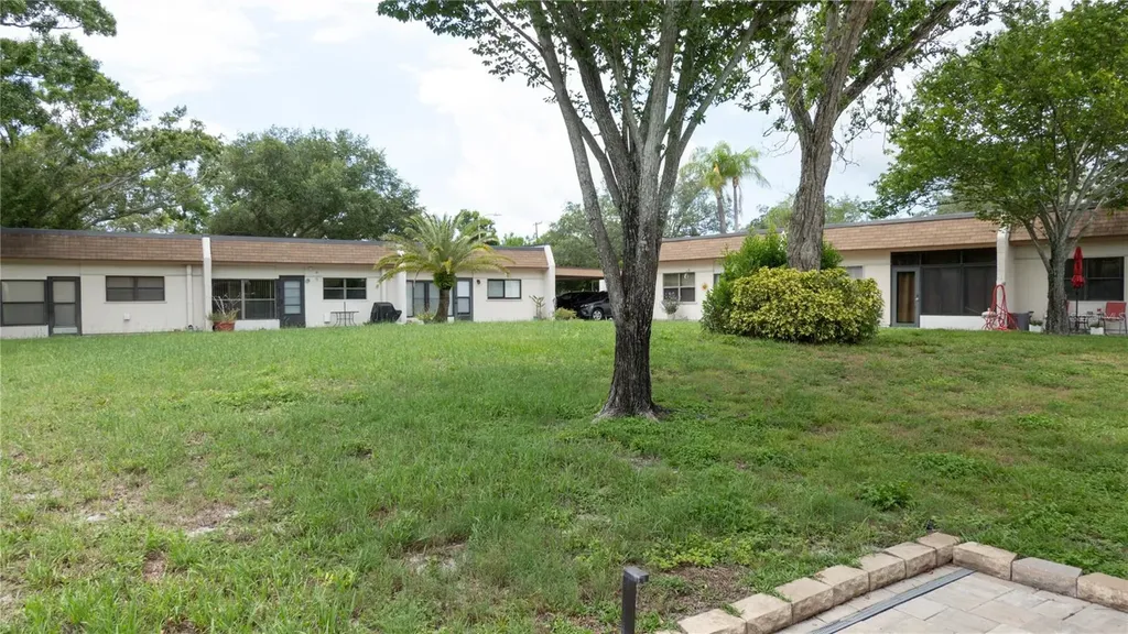 1418 Arrowhead Circle W Clearwater FL 33759