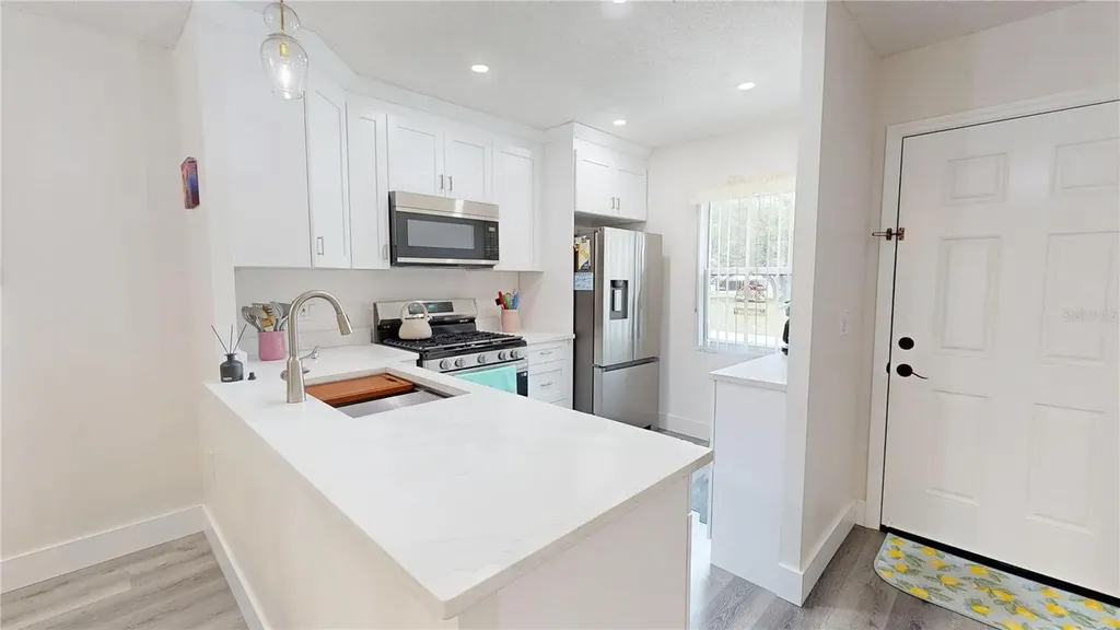 1418 Arrowhead Circle W Clearwater FL 33759