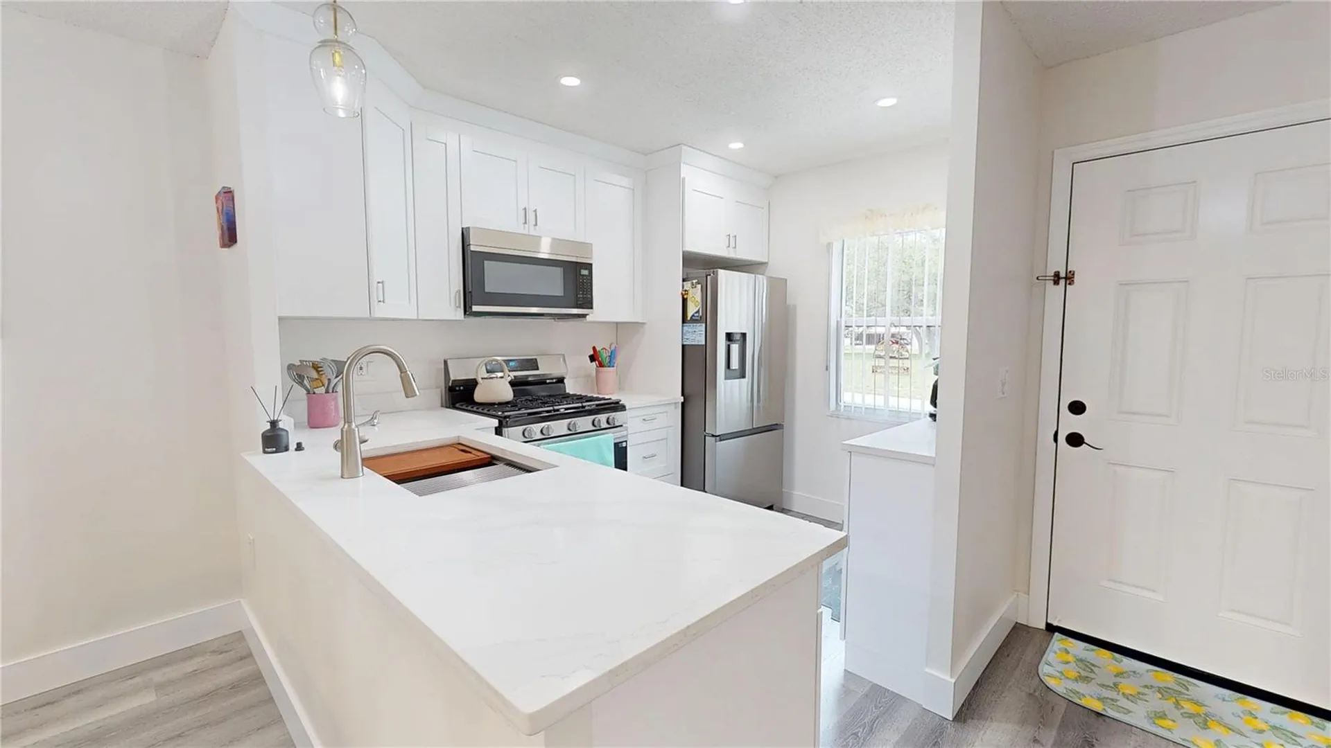 1418 Arrowhead Circle W Clearwater FL 33759