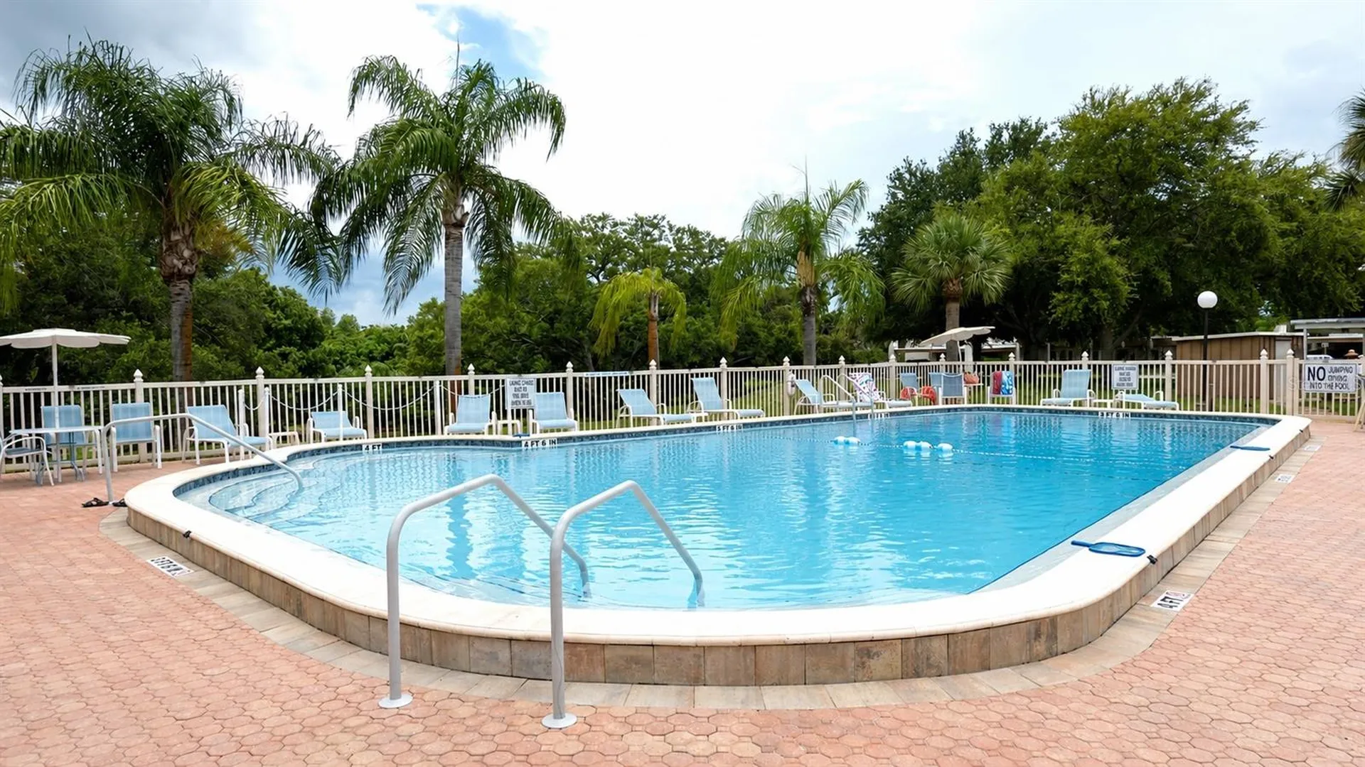 1418 Arrowhead Circle W Clearwater FL 33759