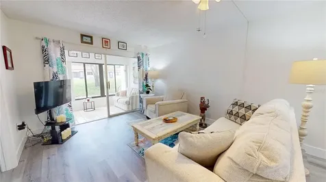 1418 Arrowhead Circle W Clearwater FL 33759