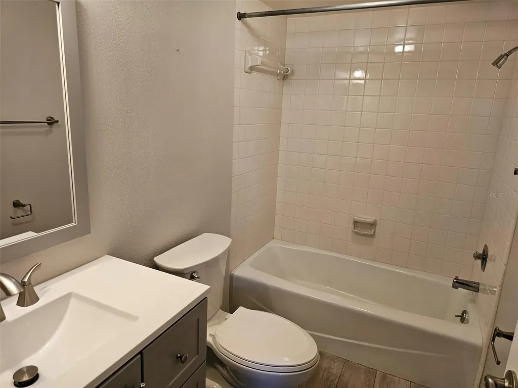 549 Lakeside Drive Bradenton FL 34210