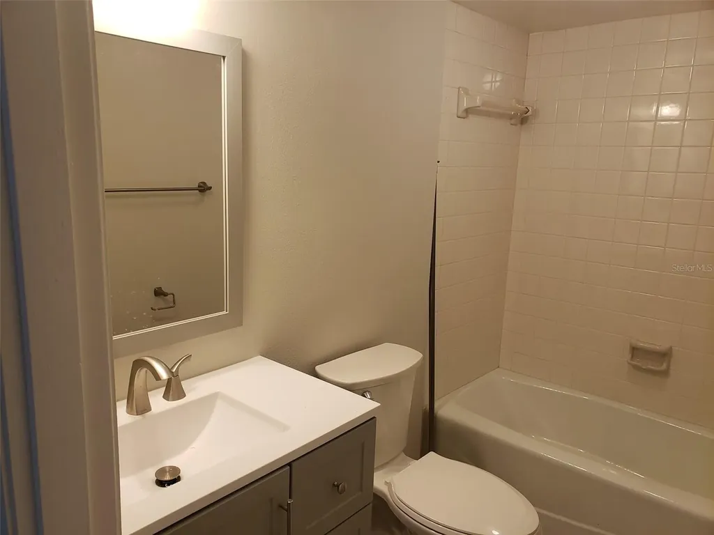 549 Lakeside Drive Bradenton FL 34210