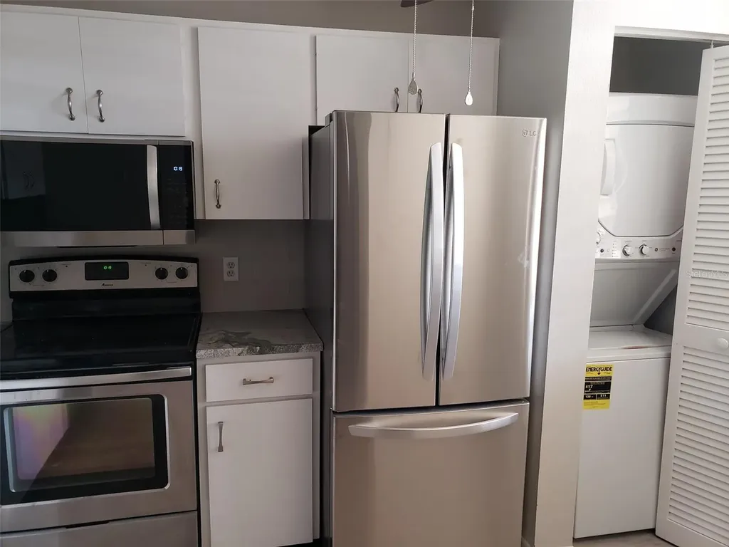549 Lakeside Drive Bradenton FL 34210