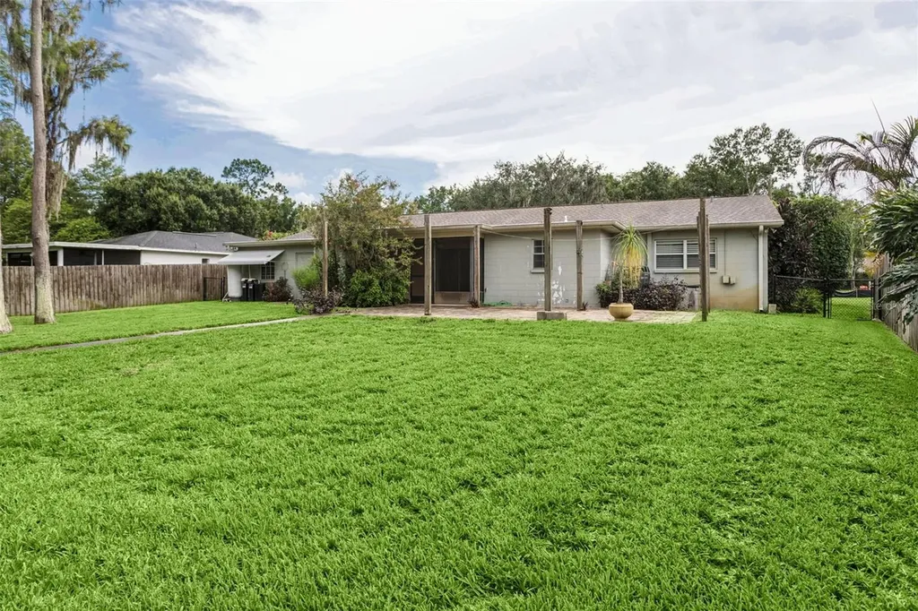 2801 Wilson Circle Lutz FL 33548