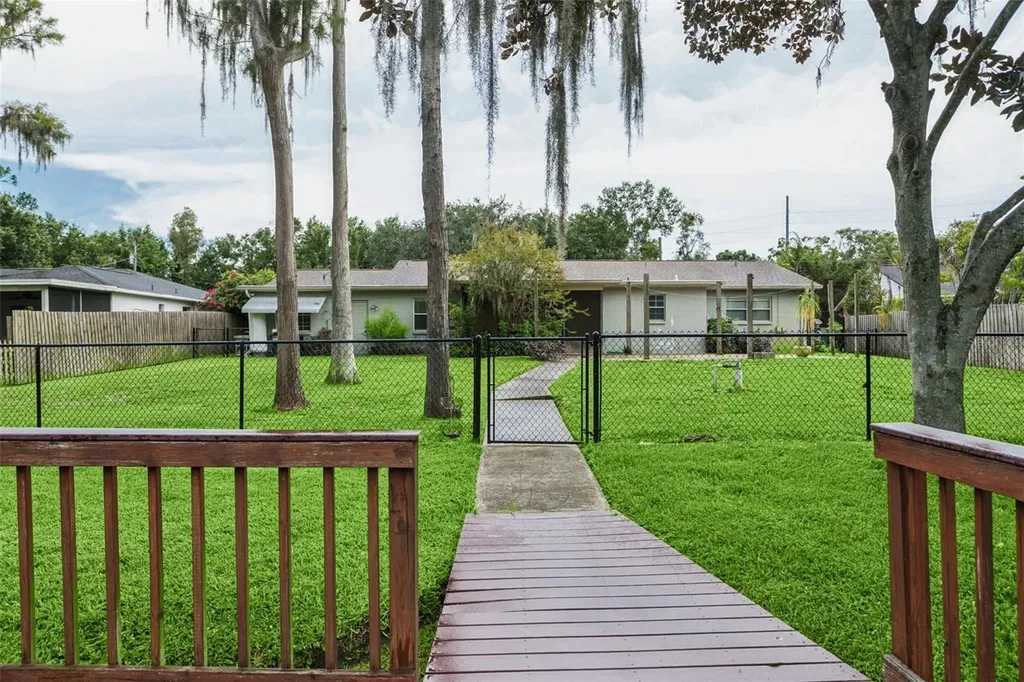 2801 Wilson Circle Lutz FL 33548