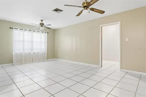 2801 Wilson Circle Lutz FL 33548