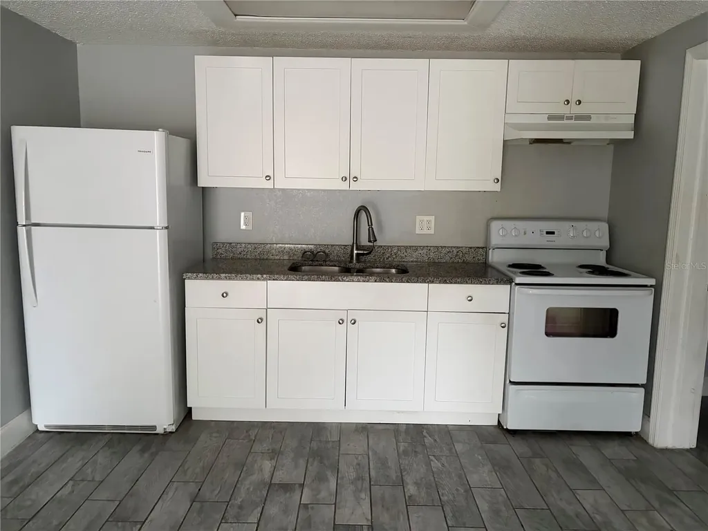 1400 Strawberry Place Plant City FL 33563