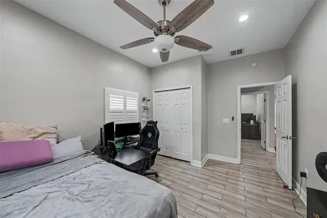 2341 W Chestnut Street Tampa FL 33607
